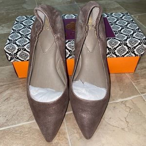 NWT Isola Padra Metallic Taupe Leather Flats